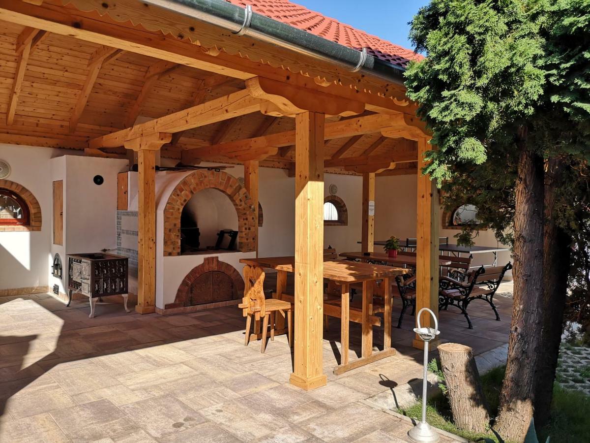 Hajdúszoboszló Julia Panzio B&B 외부 사진