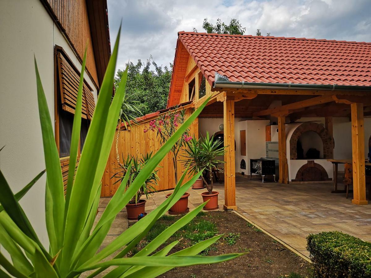 Hajdúszoboszló Julia Panzio B&B 외부 사진