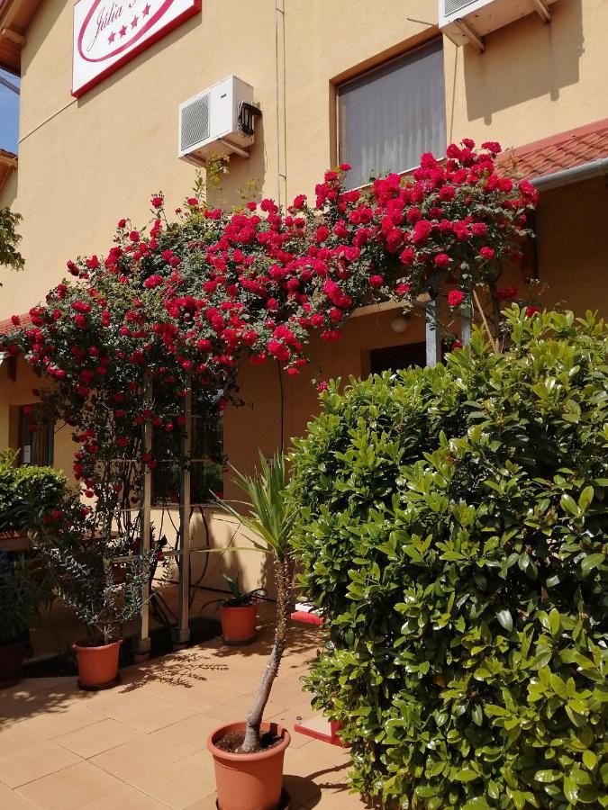 Hajdúszoboszló Julia Panzio B&B 외부 사진